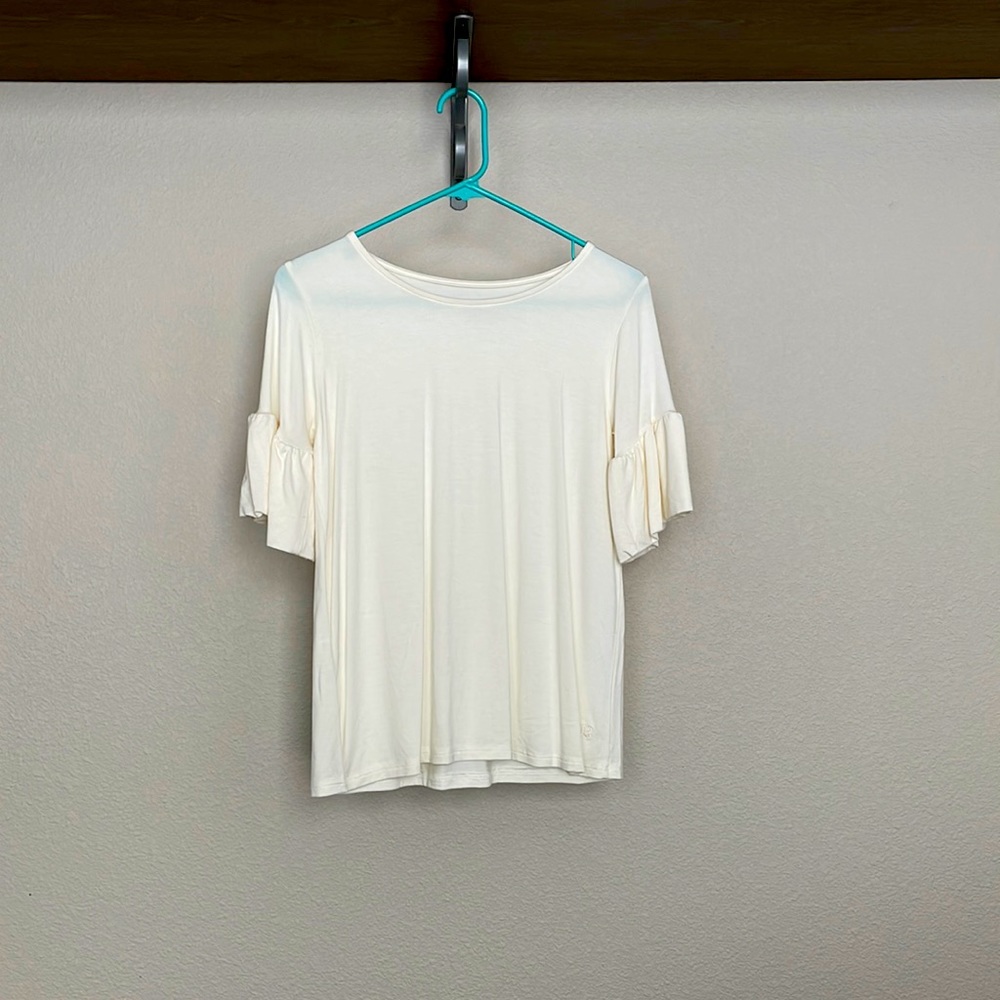 Flutter sleeve top